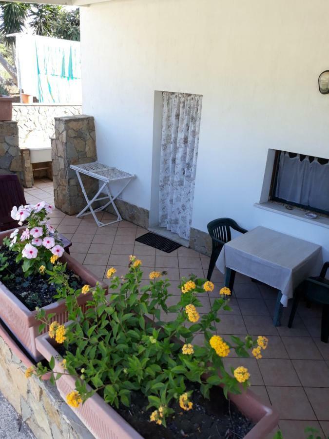 B&B Caserta Isola di Ustica Exterior photo